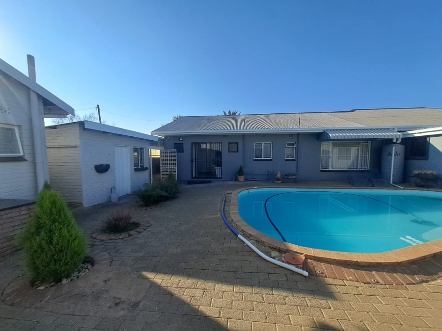 To Let 4 Bedroom Property for Rent in Fichardt Park Free State